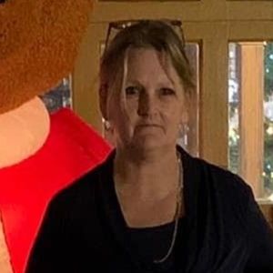 Meet your Posher, Yvette